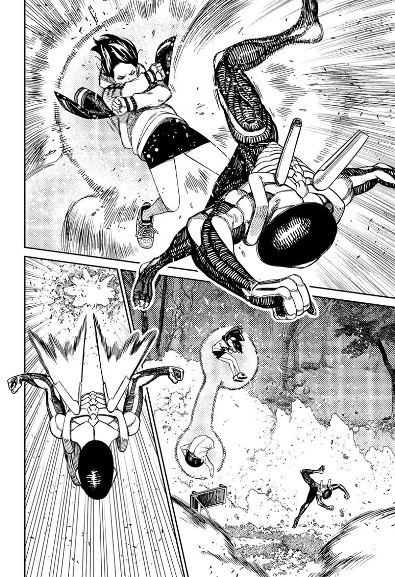 The skinny alien kicks Momo, but she defends.