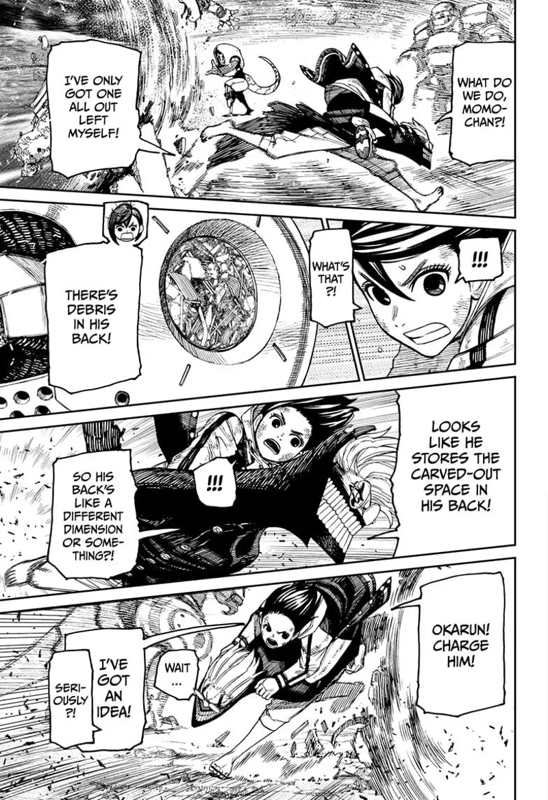 Momo notices debris behind the alien leader. He tells Curse Okarun to charge at the alien.