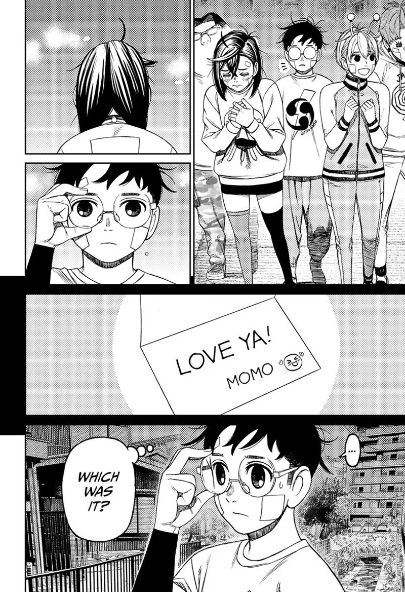 Okarun tries to recall the note as he notices Momo walking and looking embarrassed.