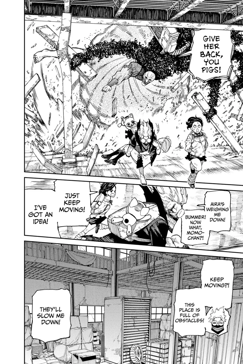 Acrobatic Silky goes on a rampage. Momo and Okarun run while carrying Aira and Turbo Granny. Momo tells her to keep running.