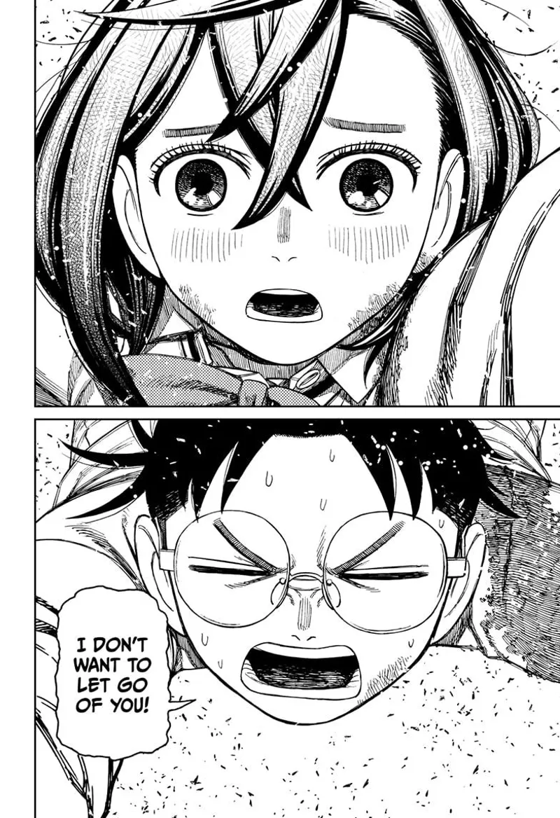 Momo is shocked. Okarun closes his eyes, not wanting to let go of Momo's hand.