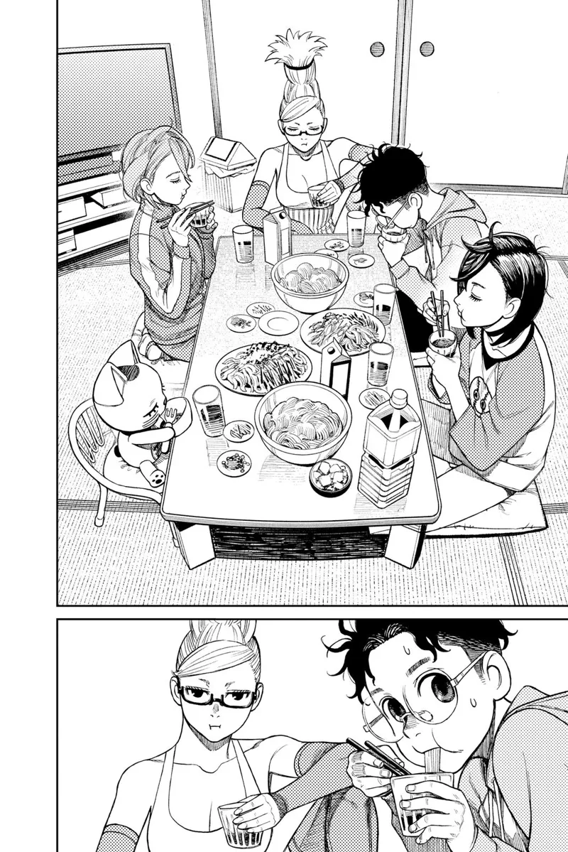 Momo, Okarun, Grandma, Aira, and Turbo Granny are at the table eating.