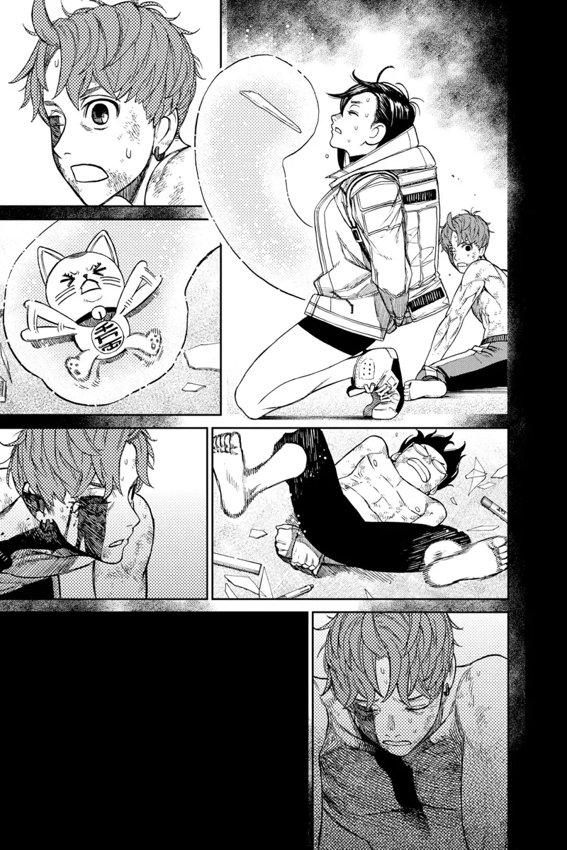 Jiji looks around and sees Momo picking up a glass shard and Turbo Granny while Okarun is squirming.