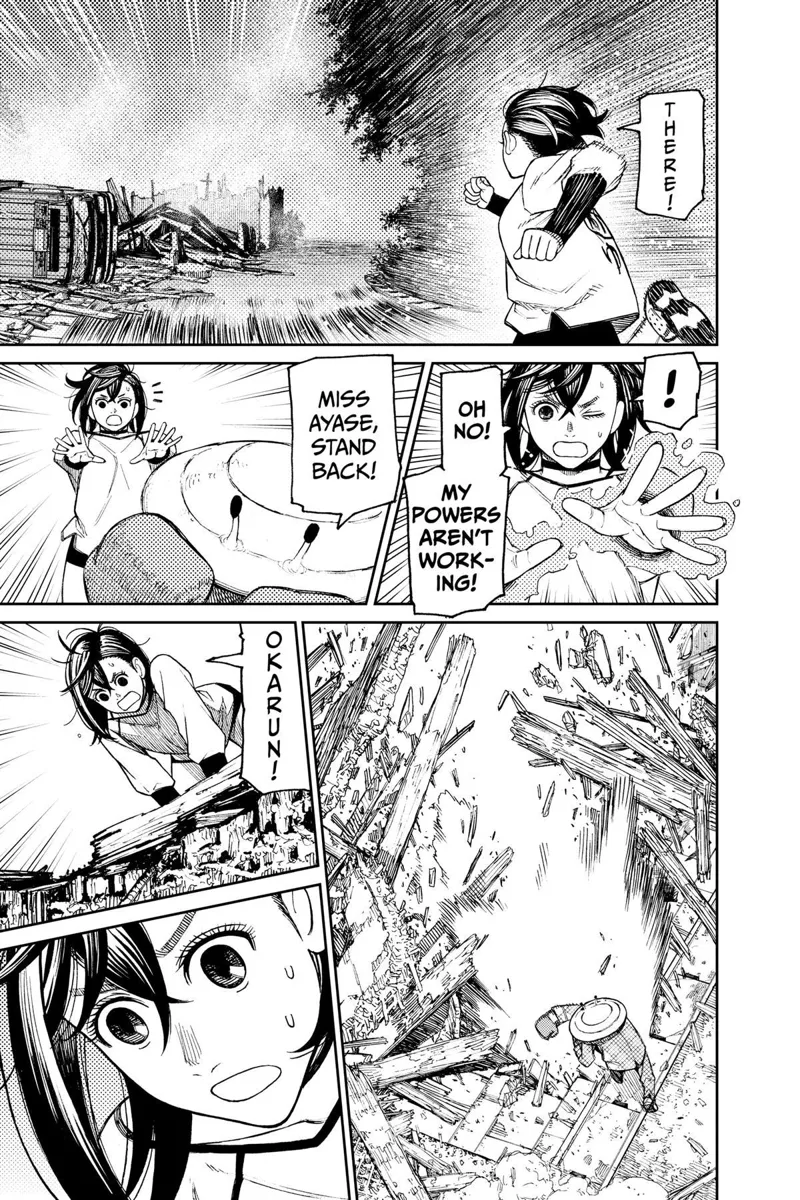 Momo arrives at the burnt-down house. Kappa punches the debris and Momo calls Okarun in the hole.