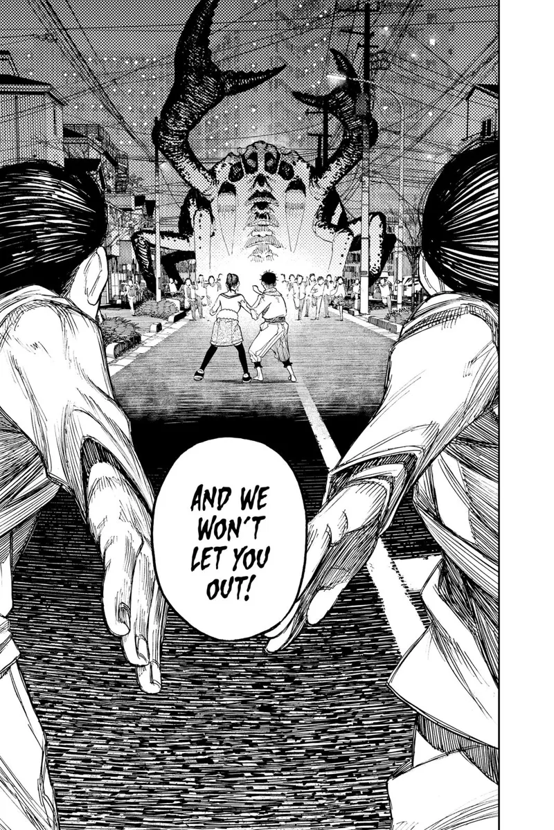 Momo and Okarun are trapped, with possessed people around them and the huge crab in front.