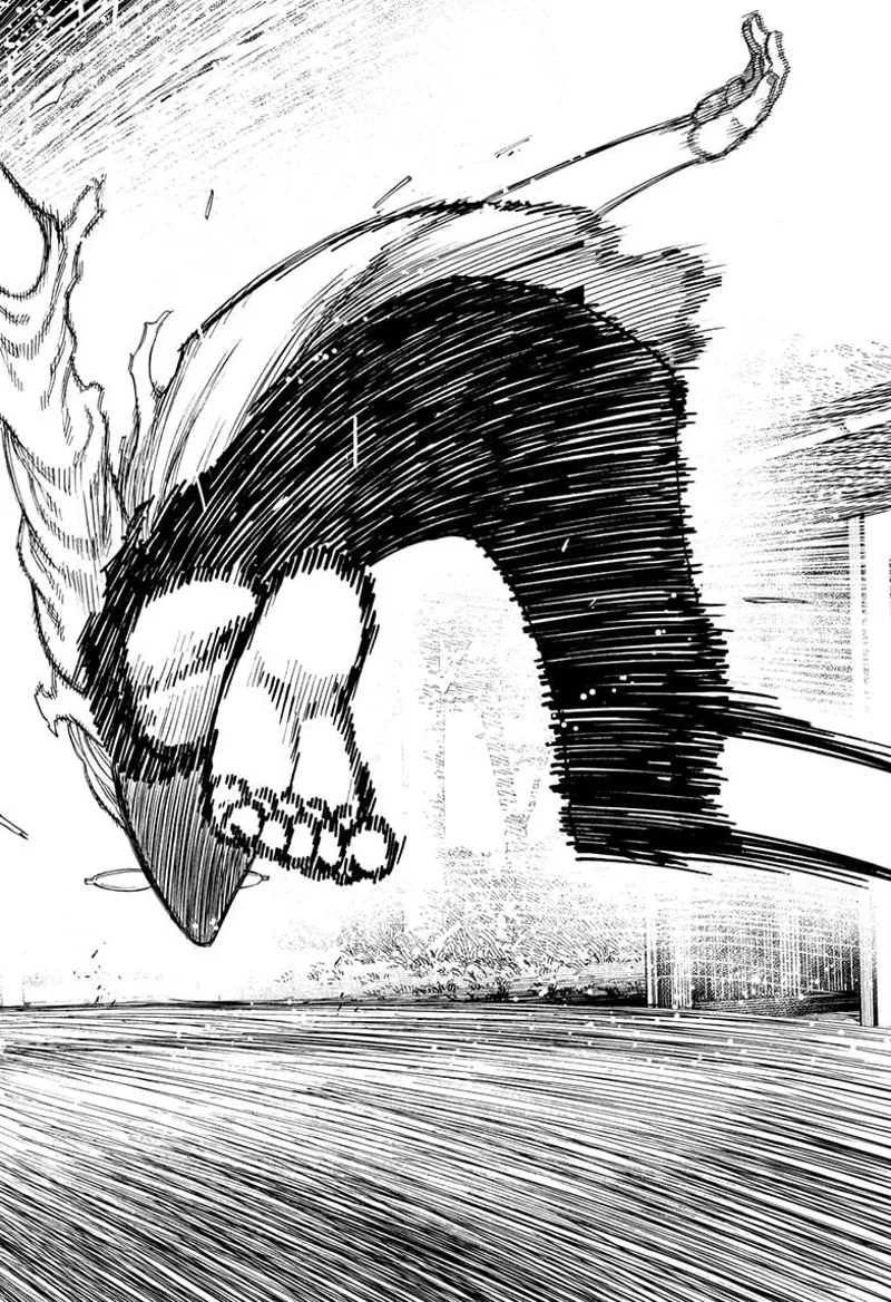 Okarun transforms into cursed form and swiftly dashes.
