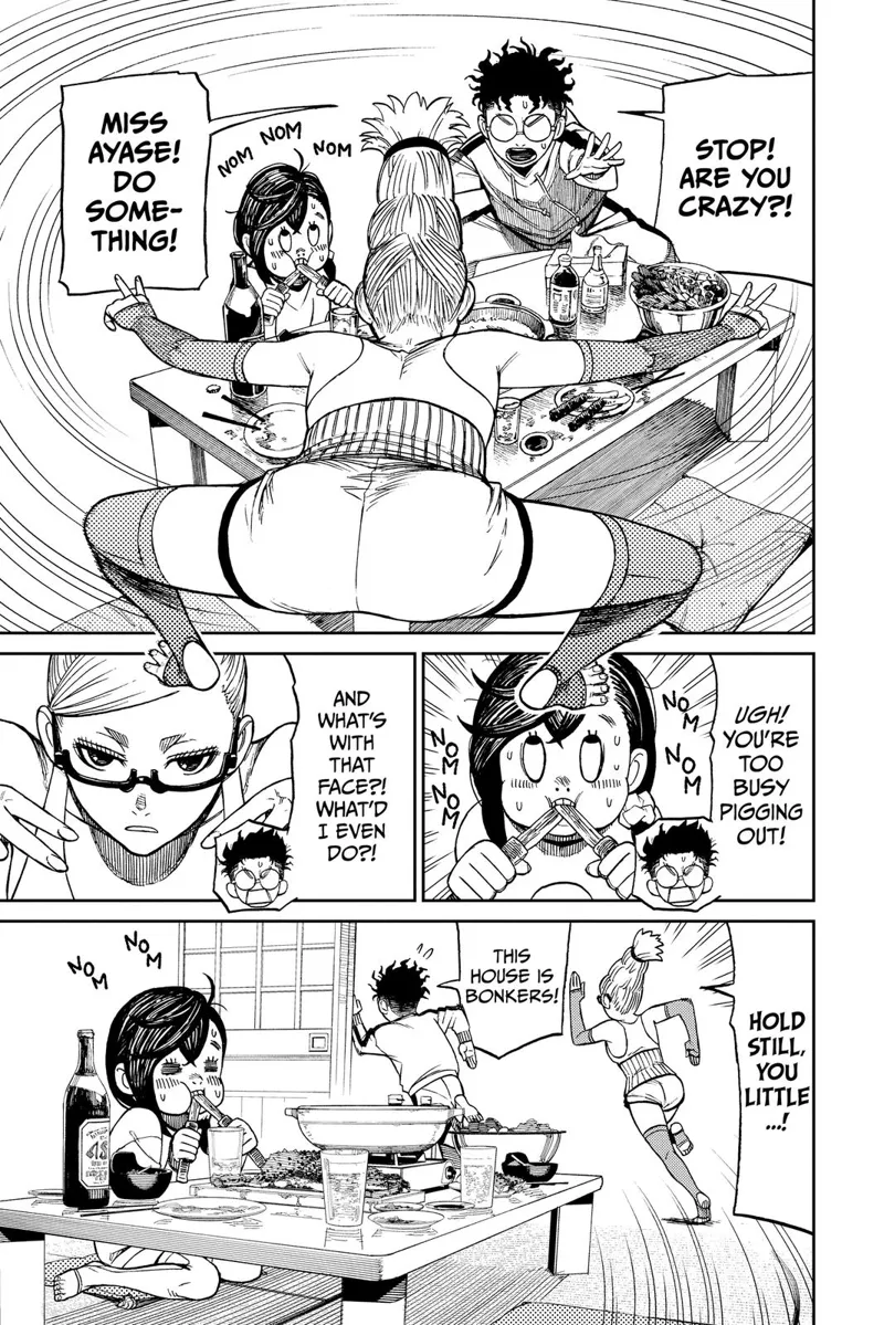 Okarun panics as Grandma Seiko makes a stance while Momo is eating. Okarun runs and Grandma Seiko chasis him.