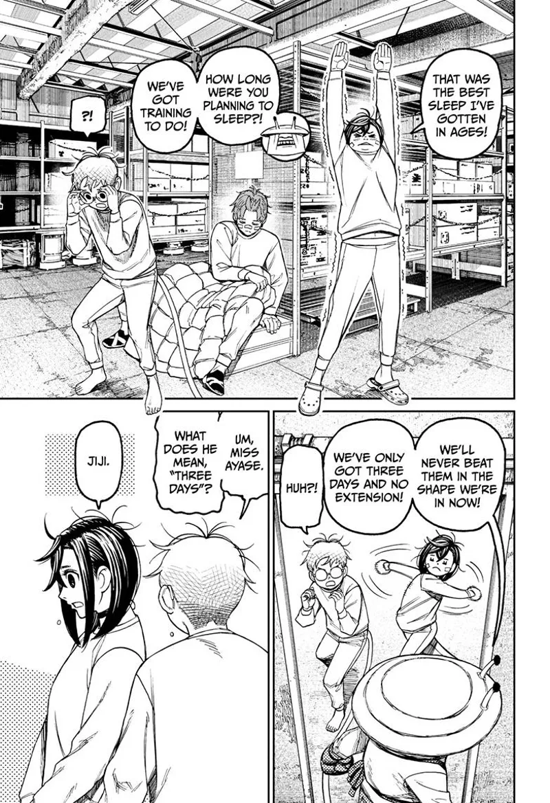 Momo stretches her body. Jiji wakes up. Mr. Shrimp says it's time for training. Okarun asks Momo what "three days" mean.